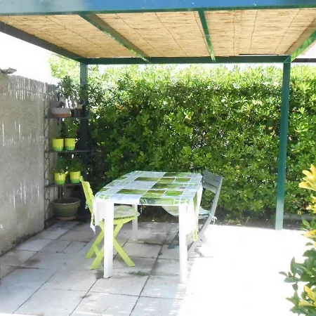 Grau Du Roi Avec Jardin Apartmán