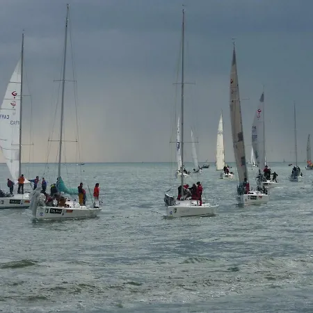 Grau Du Roi Avec Jardin