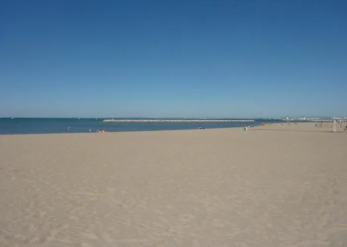 Grau Du Roi Avec Jardin