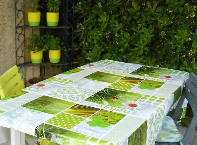 Grau Du Roi Avec Jardin